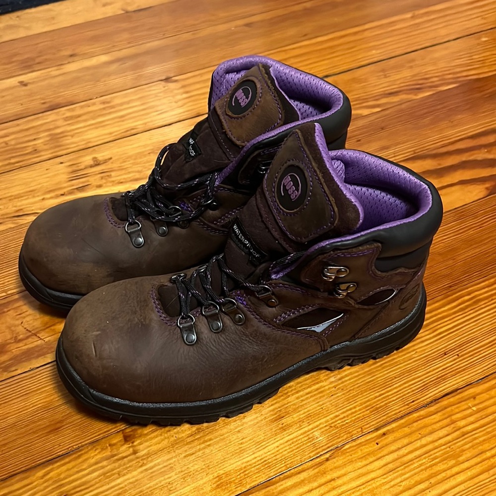 Steel toe work boots